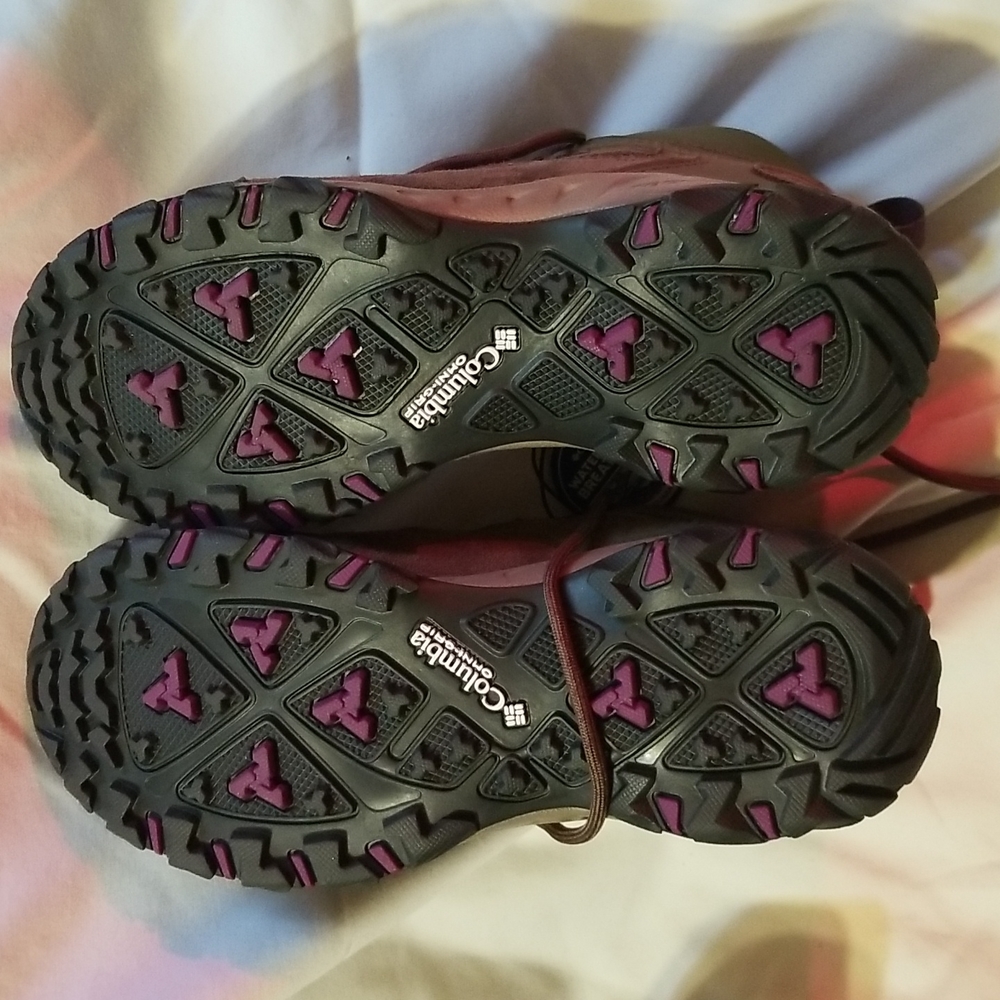 Shoes - Picture 5 of 9